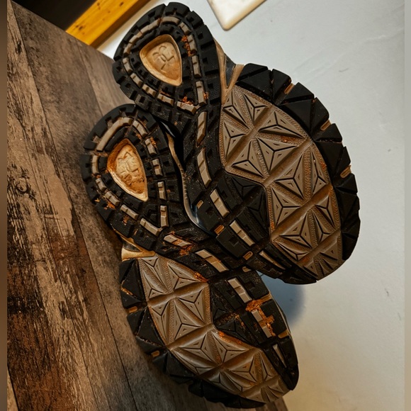 Under Armour Men’s low cut hiking/athletic Shoes size 9 - Picture 4 of 5